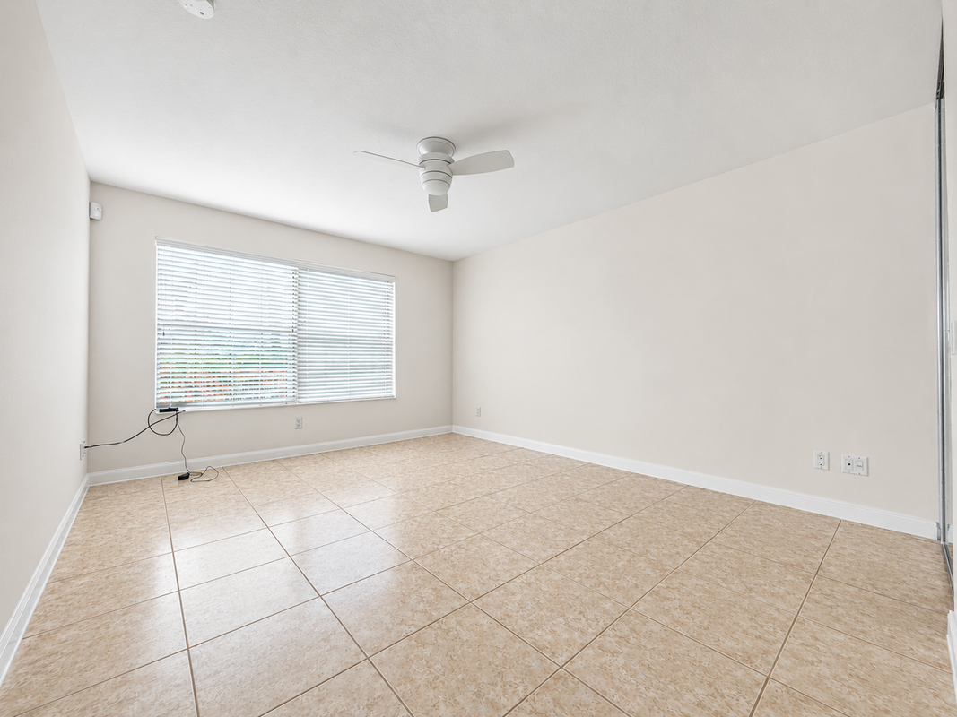 28869 Vermillion Ln - Photo 5 of 40