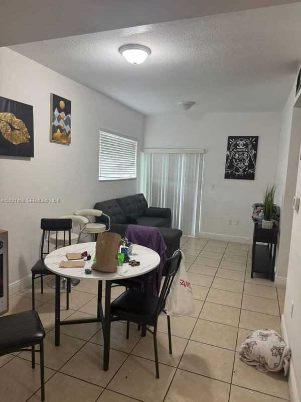 2210 Nw 34th St ##101 - Photo 3 of 3