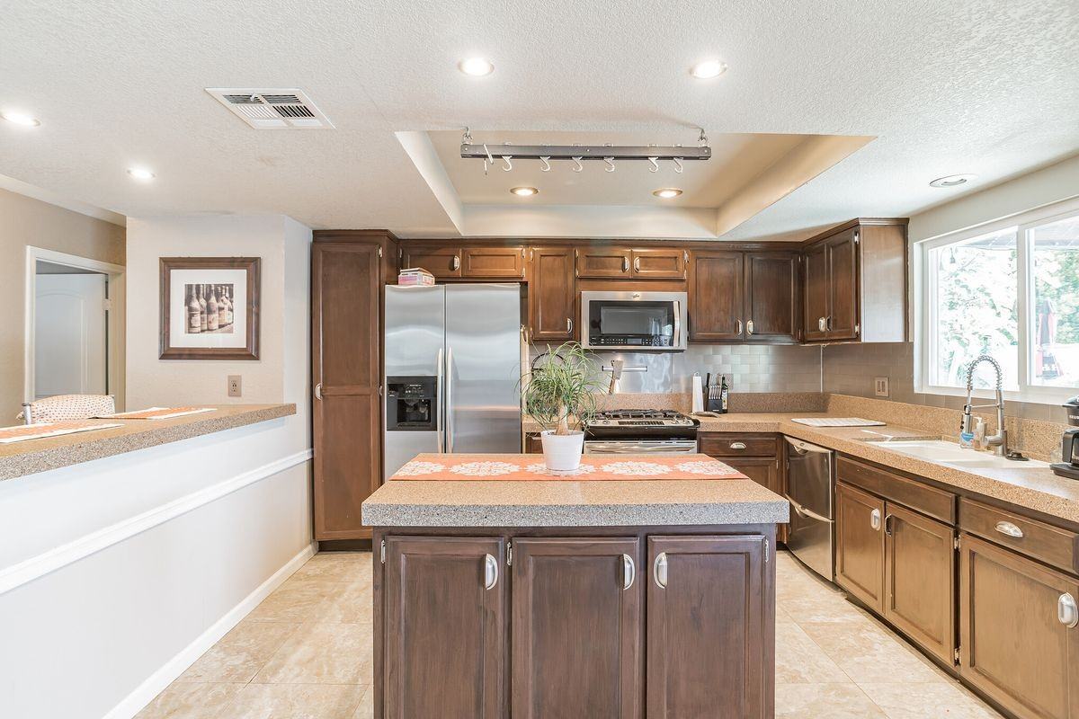27350 Melanita Dr - Photo 5 of 26