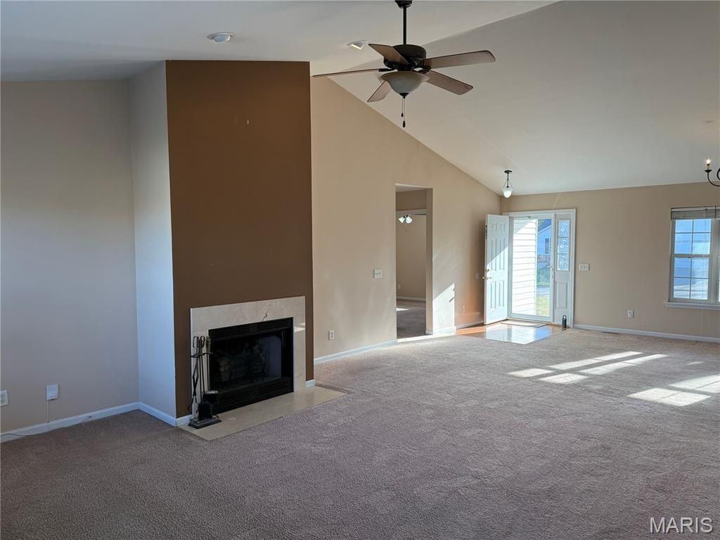 733 Pecan Hill Dr - Photo 2 of 7