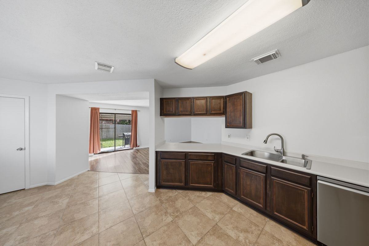 3406 Bunyan St - Photo 3 of 9