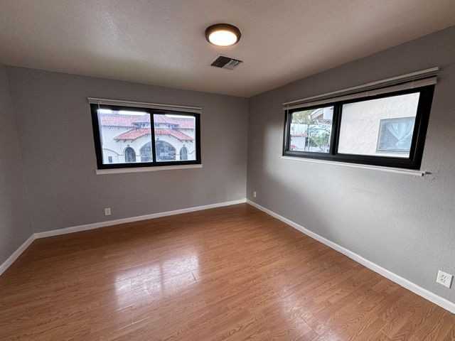 950 Clyde Ave ##2 - Photo 3 of 6