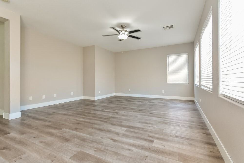 8052 Severn Valley St - Photo 5 of 17