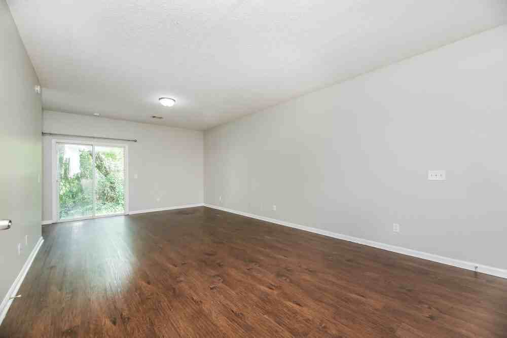 7911 Melvin Rd - Photo 5 of 17
