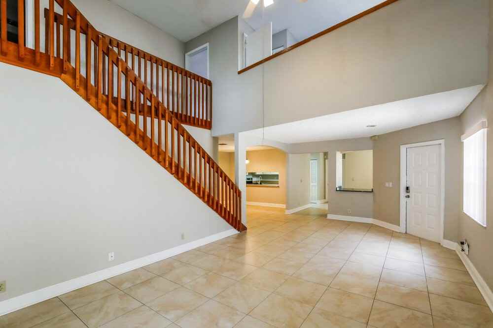 578 Lakeside Cir - Photo 6 of 17
