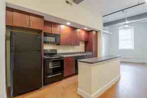 featured image of 250 E Bank St