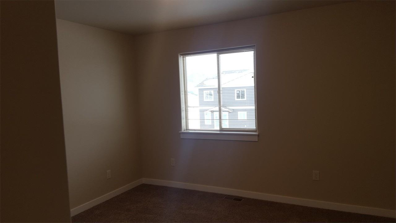 1188 Forestglen Dr #E - Photo 6 of 32