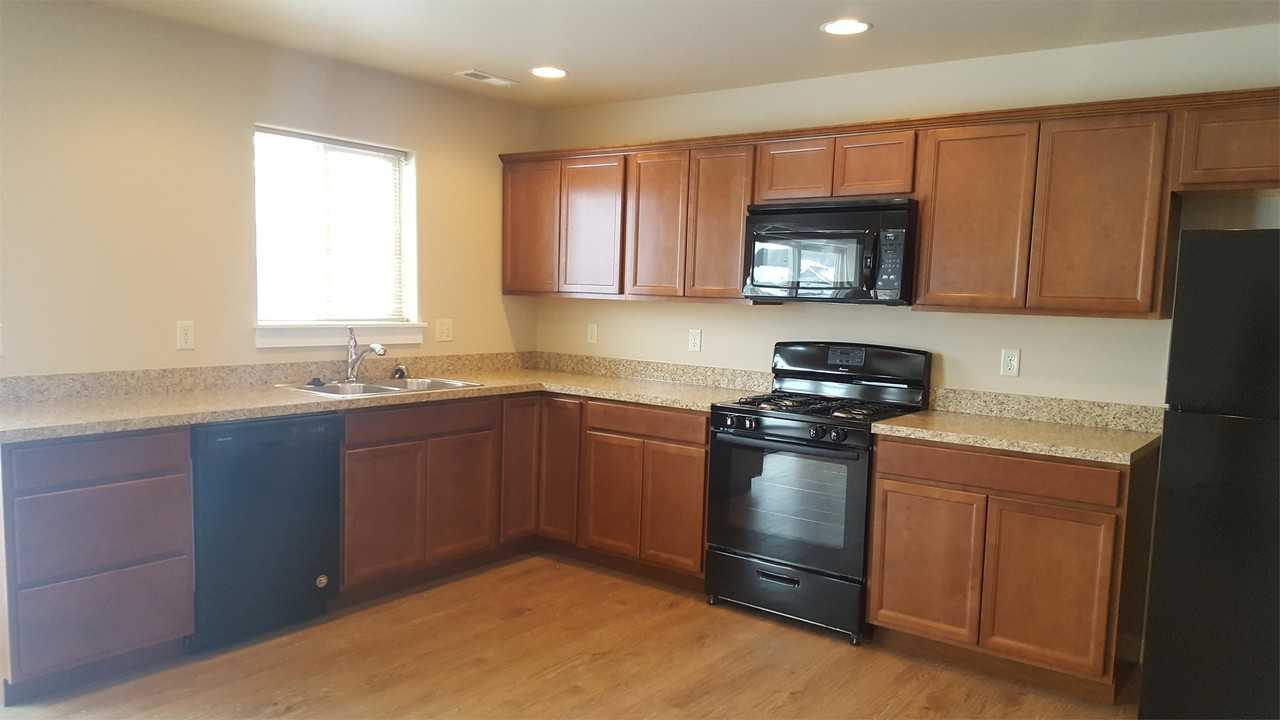 1188 Forestglen Dr #E - Photo 7 of 32