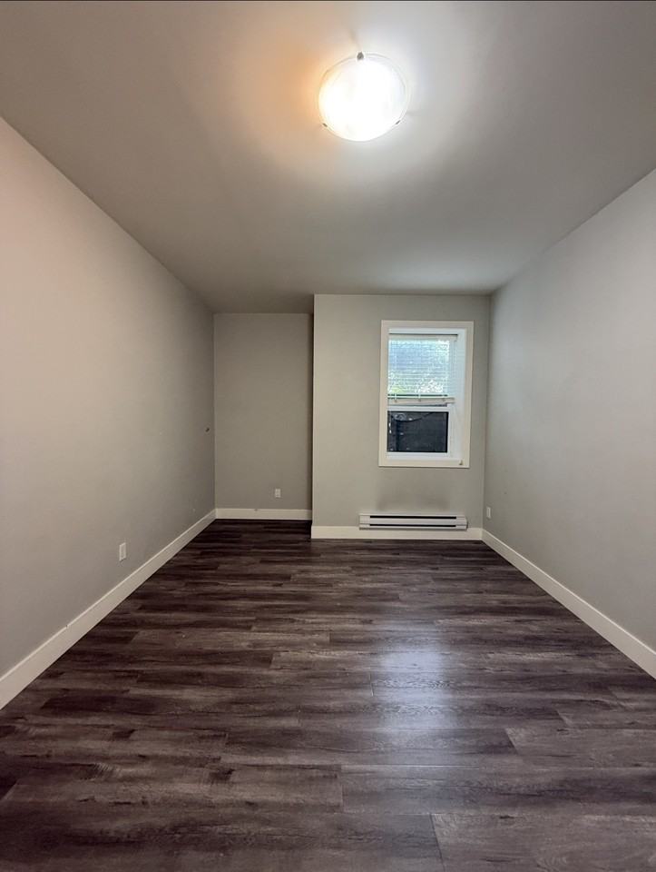 16318 28 Avenue - Photo 5 of 7