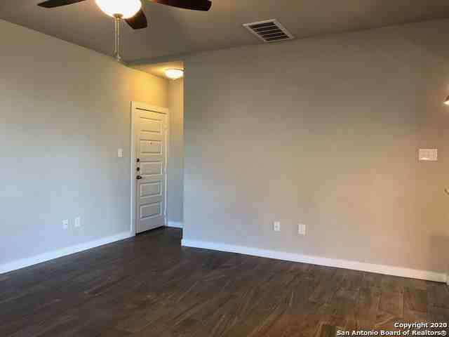 414 Creekside Curve New Braunfels, Tx. #1 - Photo 3 of 22