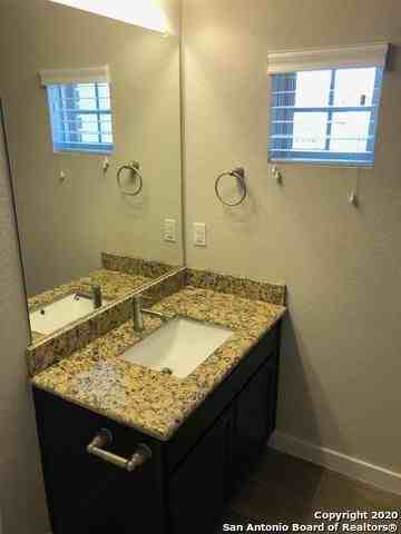 414 Creekside Curve New Braunfels, Tx. #1 - Photo 5 of 22