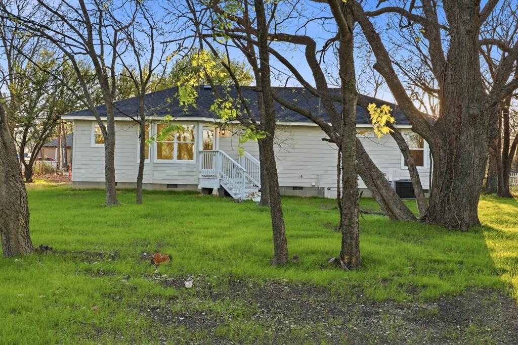 121 Elder St - Photo 2 of 11