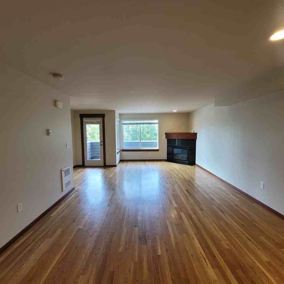 11014 Greenwood Ave N #1 - Photo 6 of 26