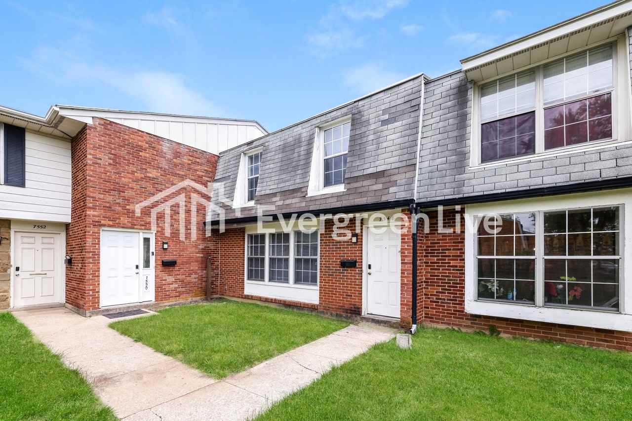7548 Mount Whitney St - Photo 2 of 15