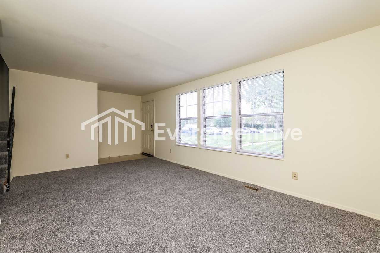 7548 Mount Whitney St - Photo 3 of 15
