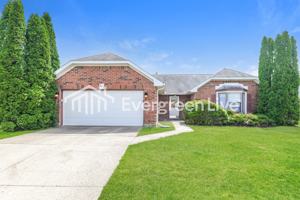 featured image of 8688 Deer Hollow Dr