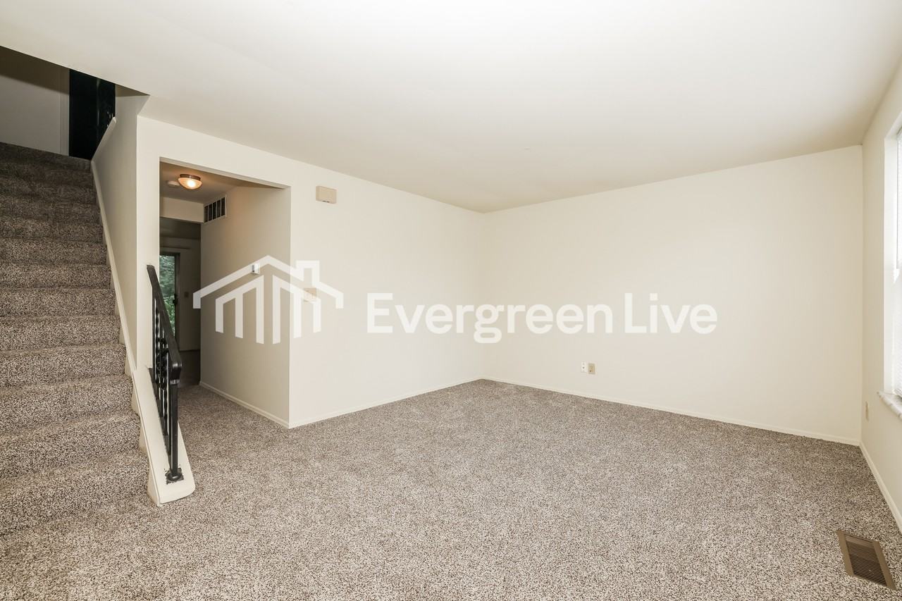 7975 Mount Hood - Photo 3 of 15