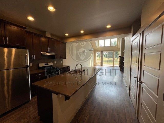 2200 Greenview Cir #1 - Photo 2 of 16