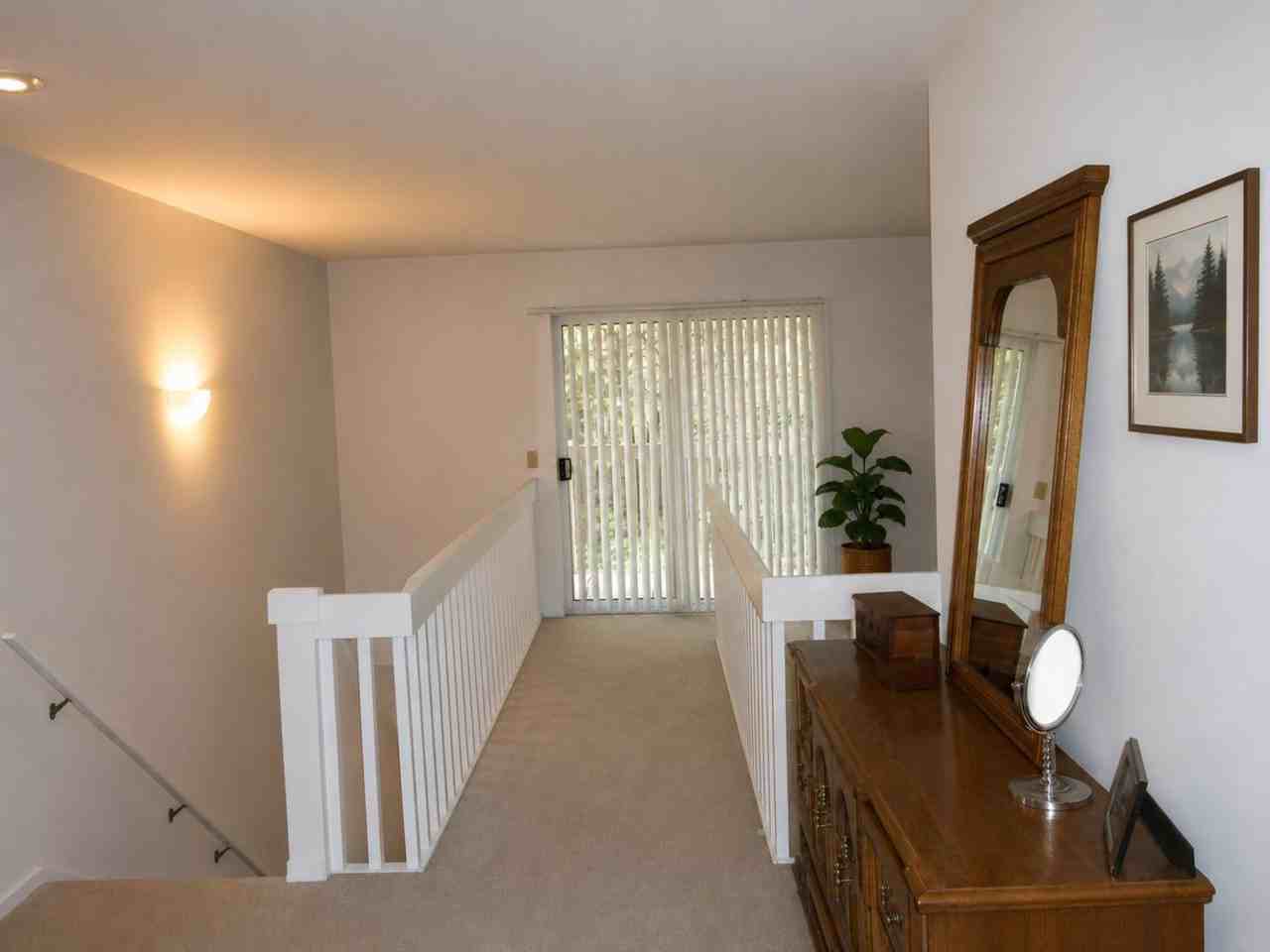 1481 Carver St - Photo 6 of 17