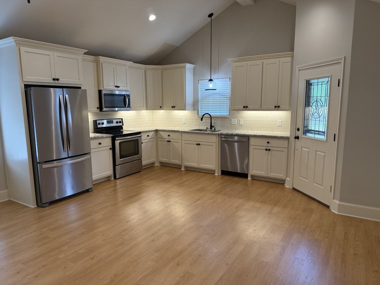 424 Brentwood Dr #NA - Photo 3 of 13