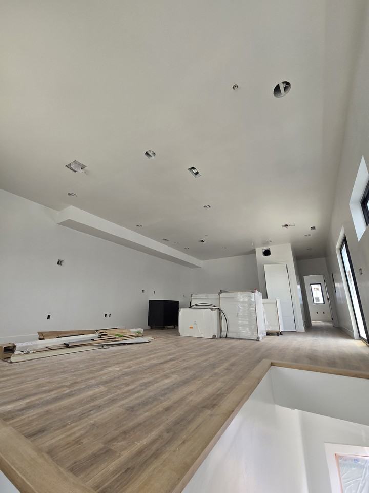 690 E 12200 S #2 - Photo 3 of 8