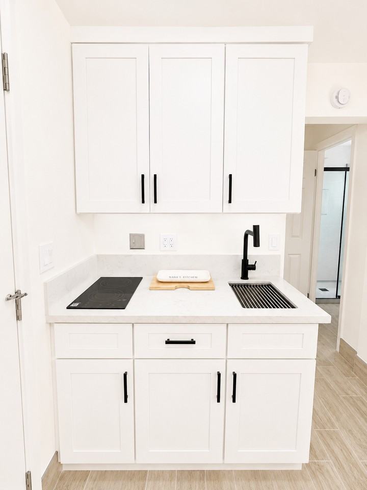 710 W Atkins Ave #B - Photo 3 of 29