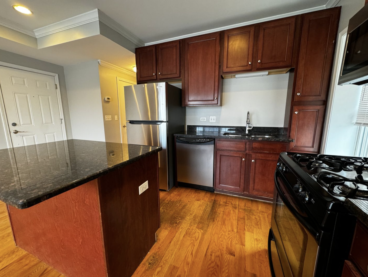 4059 W Melrose St #3 - Photo 5 of 14