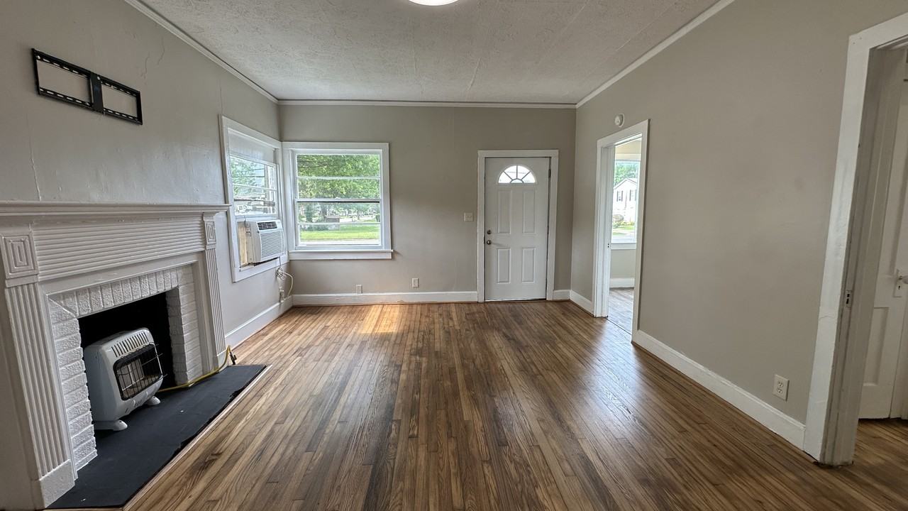 300 S Norton Ave #9WCLAY - Photo 2 of 7