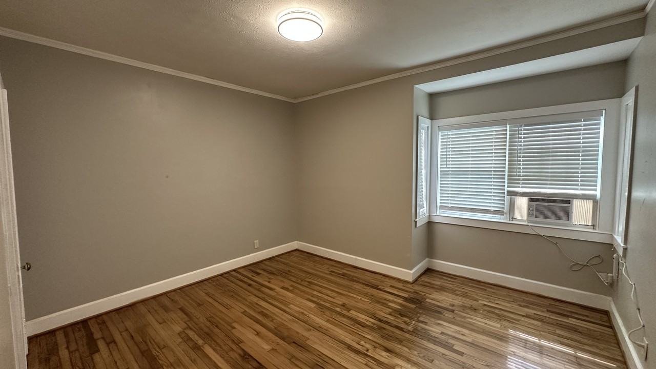 300 S Norton Ave #9WCLAY - Photo 5 of 7
