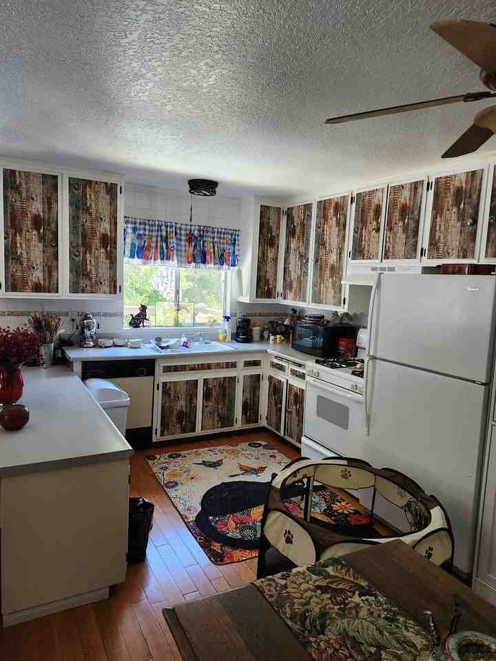 1235 Lovers Ln #A - Photo 3 of 10