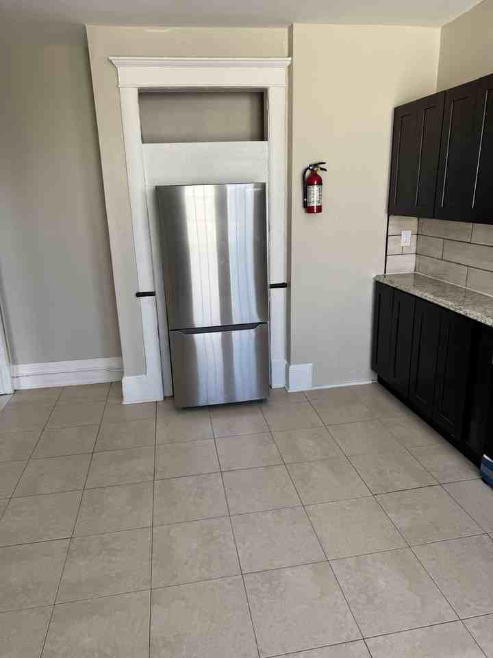 667 Charles St #3 - Photo 3 of 9