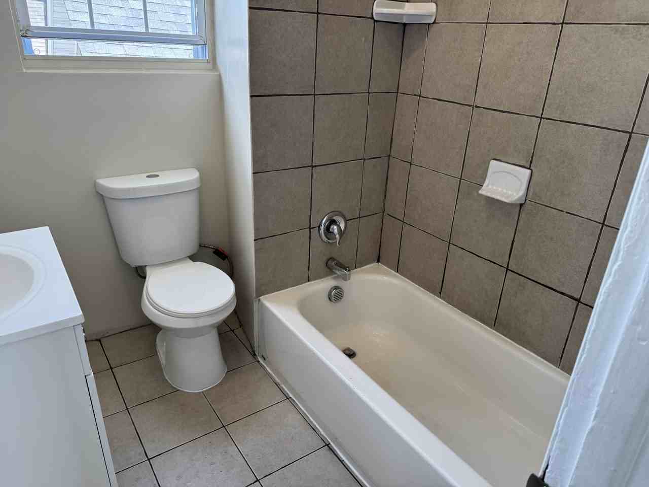 667 Charles St #3 - Photo 5 of 9