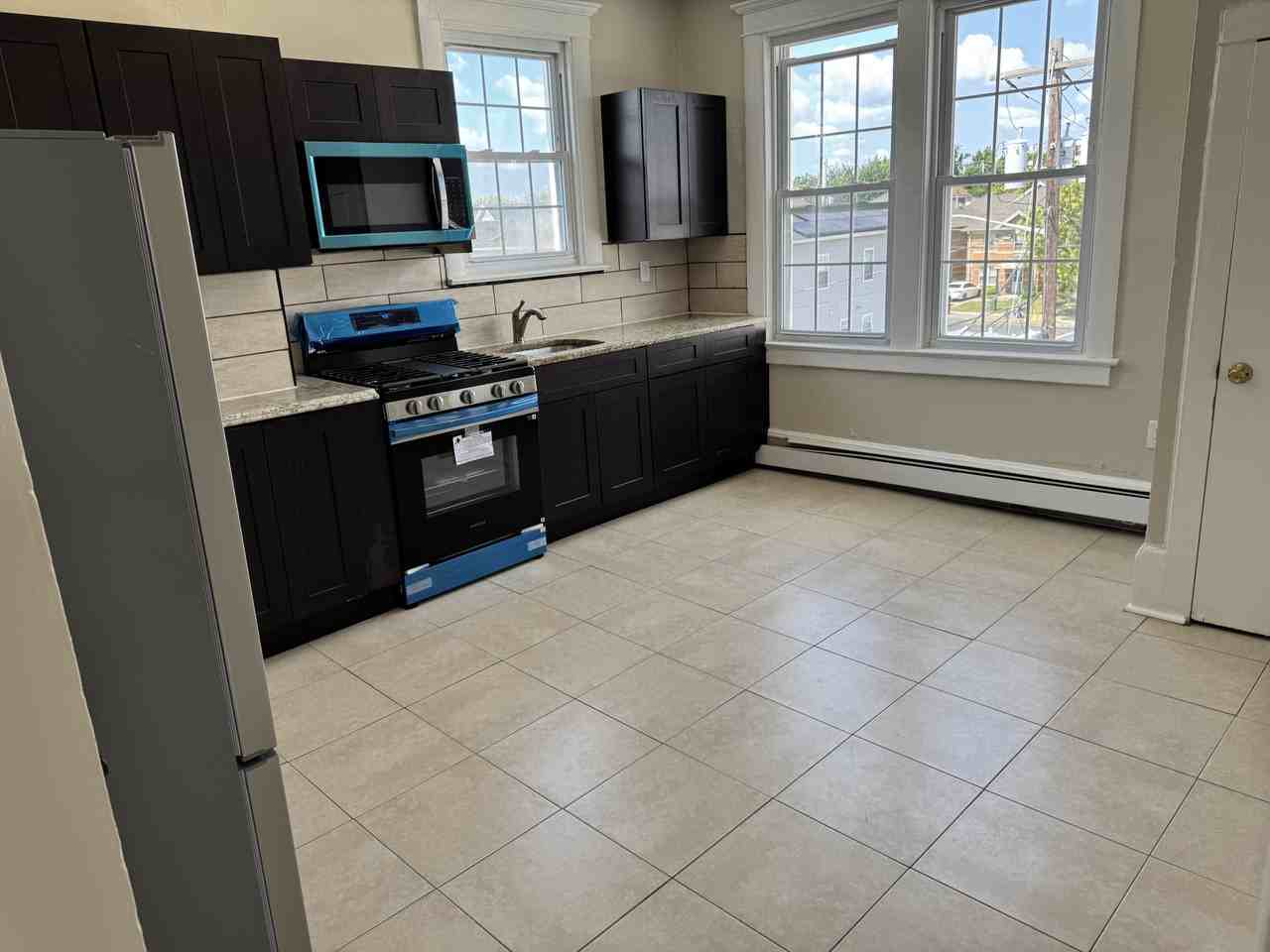 667 Charles St #3 - Photo 7 of 9