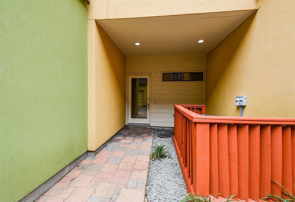 4122 Spencer St #4122 - Photo 3 of 31