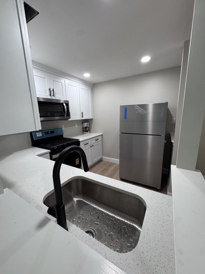 1403 Squirrel Rd #1403 - Photo 5 of 10
