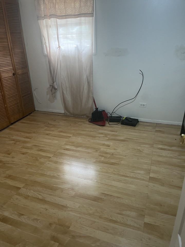 11658 S Laflin St #NA - Photo 2 of 8