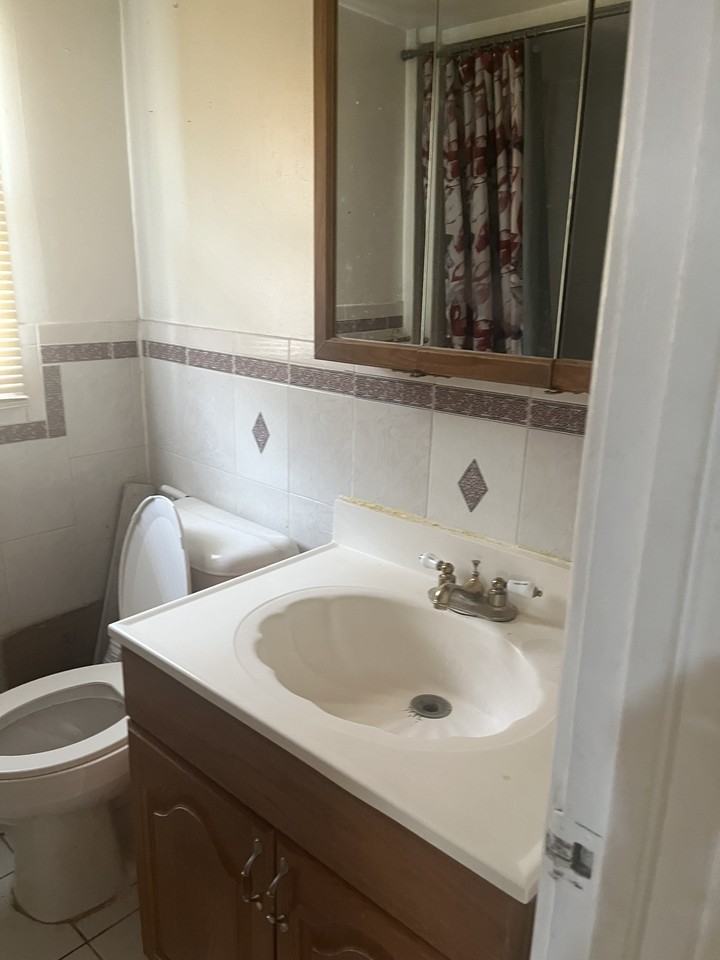 11658 S Laflin St #NA - Photo 3 of 8
