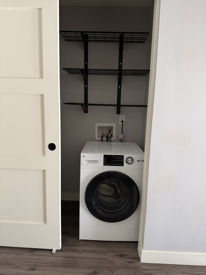475 N 9th St #303 - Photo 2 of 8