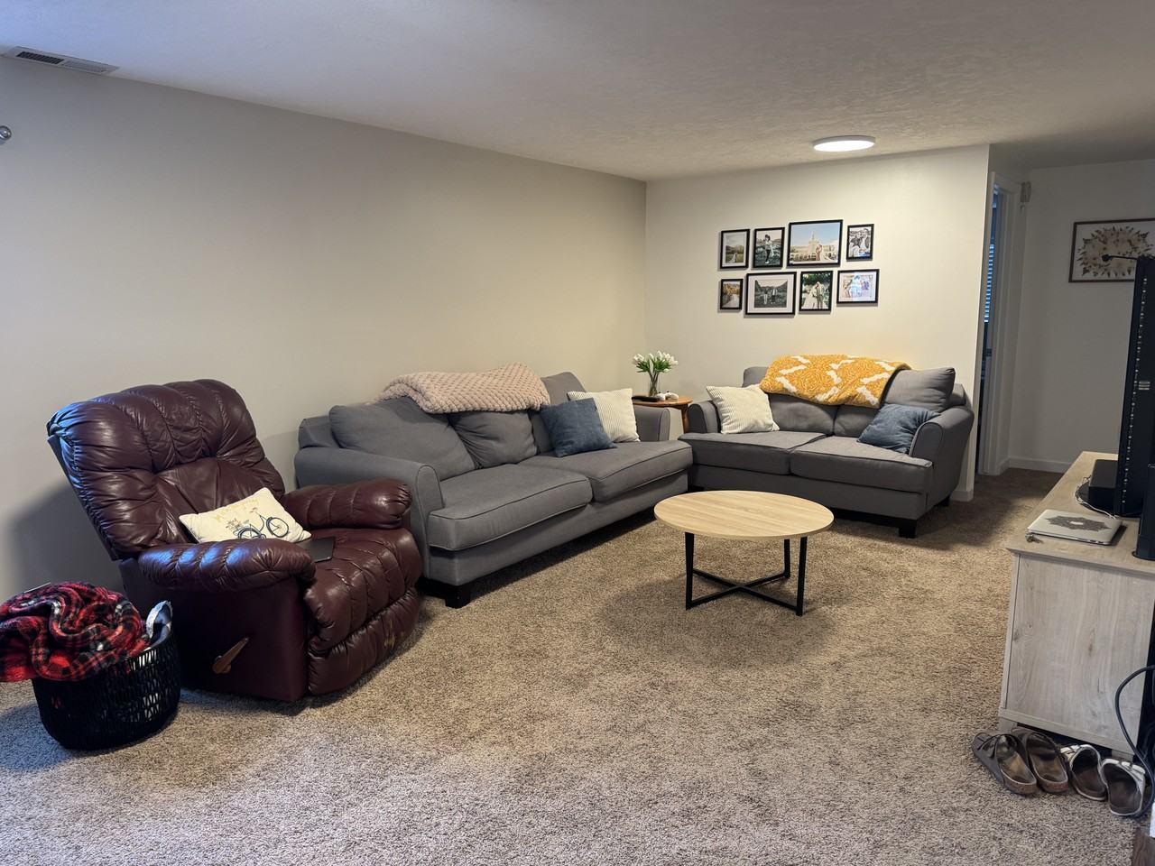 W 800 North St - Photo 2 of 14