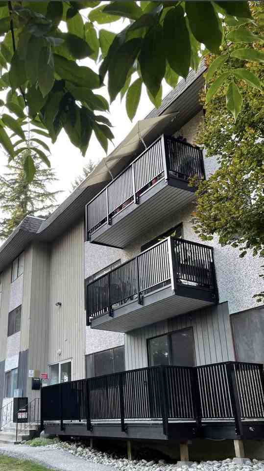 900 Berkley Rd - Photo 5 of 7