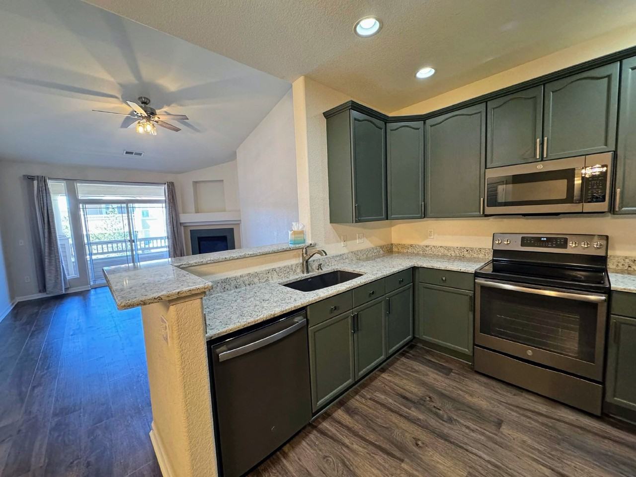 9557 W San Juan Cir #305 - Photo 3 of 19