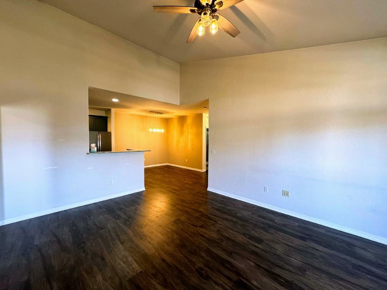9557 W San Juan Cir #305 - Photo 6 of 19