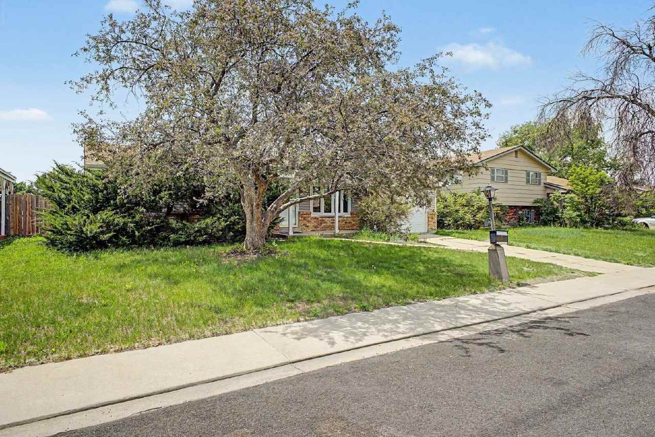 2519 Danbury Dr - Photo 2 of 37
