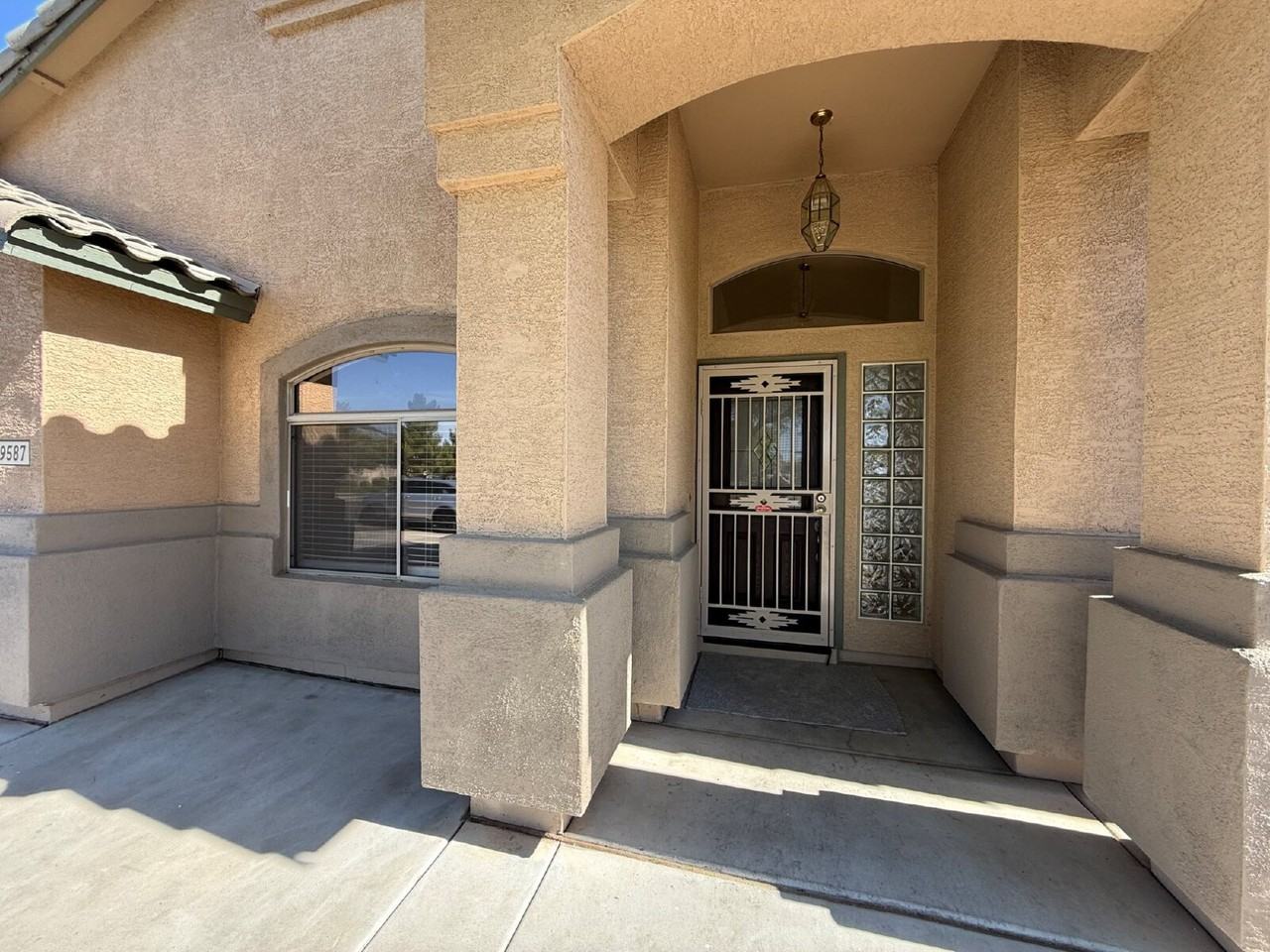 9587 W Seldon Ln - Photo 2 of 36