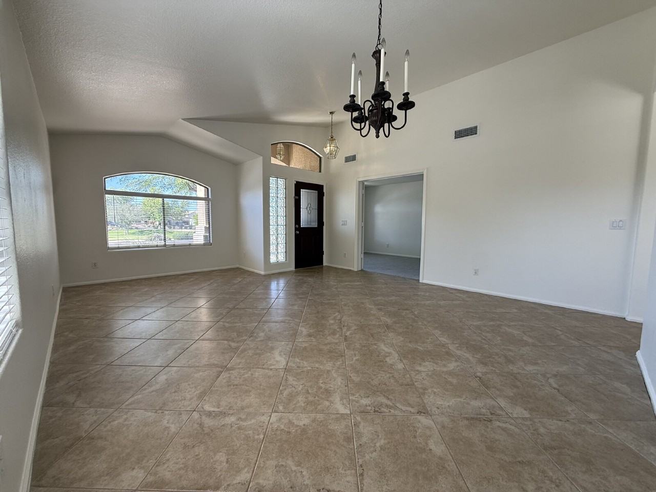 9587 W Seldon Ln - Photo 4 of 36