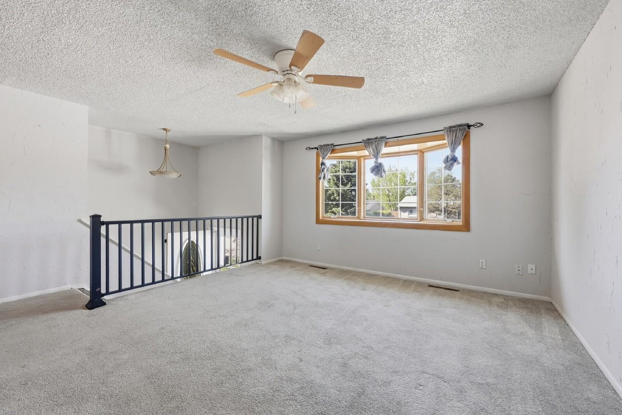 7240 Shawnee Way - Photo 3 of 50