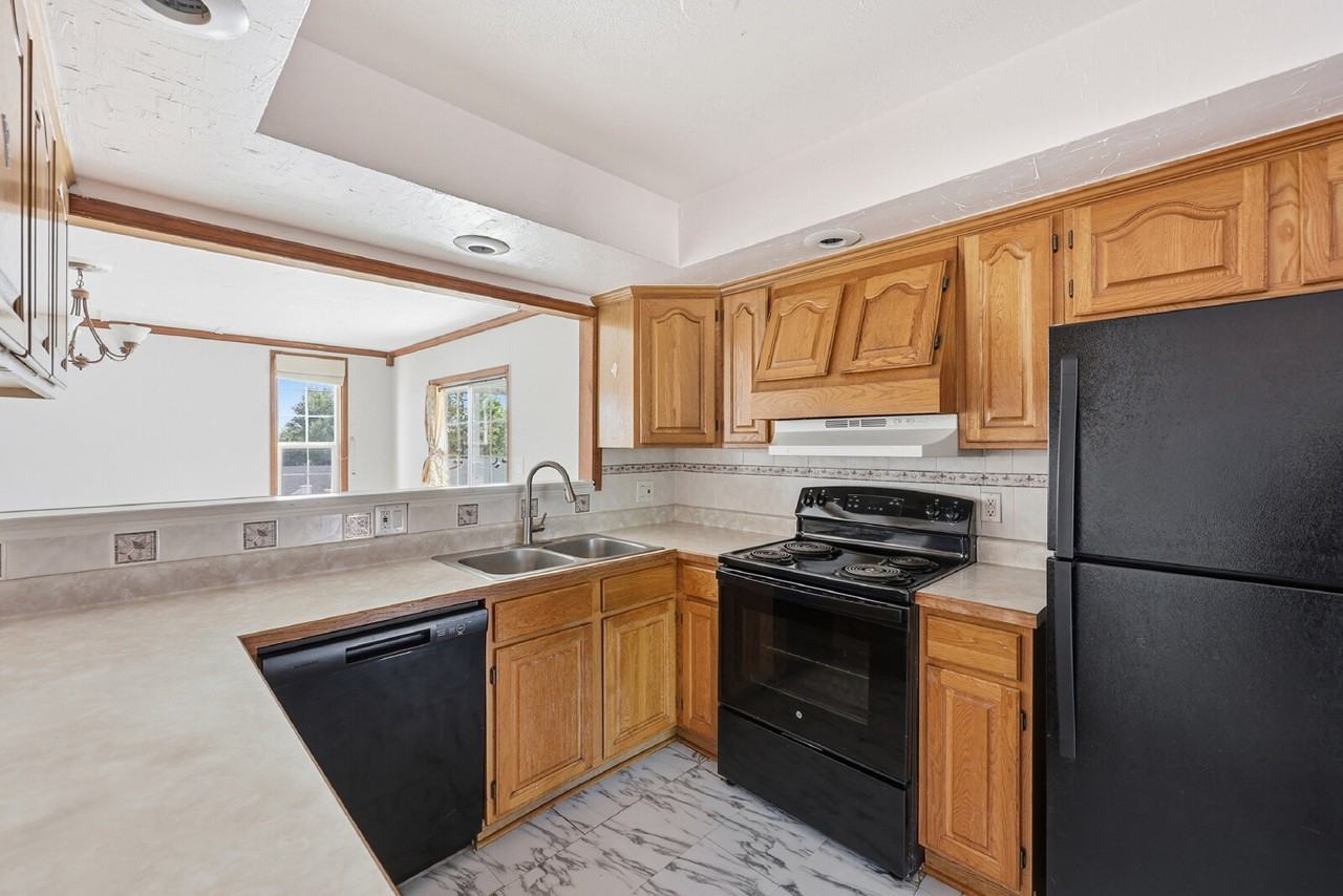 7240 Shawnee Way - Photo 5 of 50