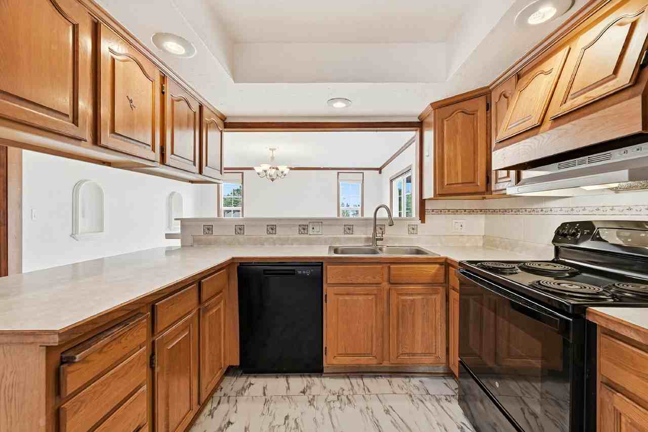 7240 Shawnee Way - Photo 6 of 50