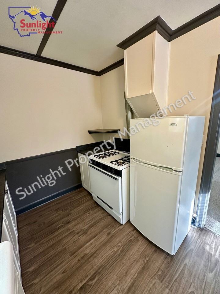 334 1/2 Yellowstone Ave - Photo 6 of 13