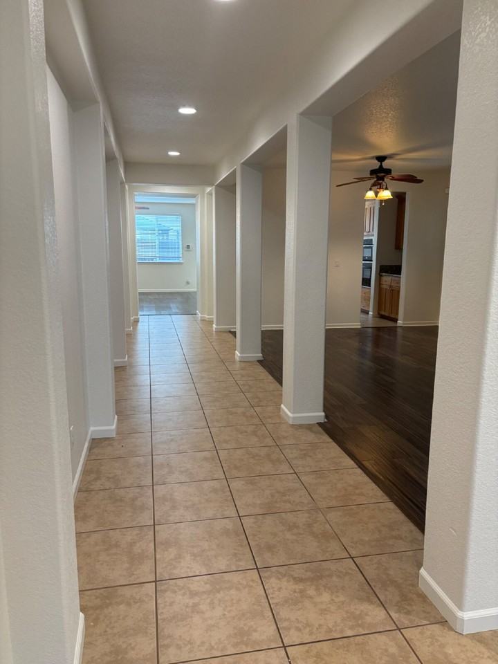 2405 El Vaquero Dr - Photo 2 of 29